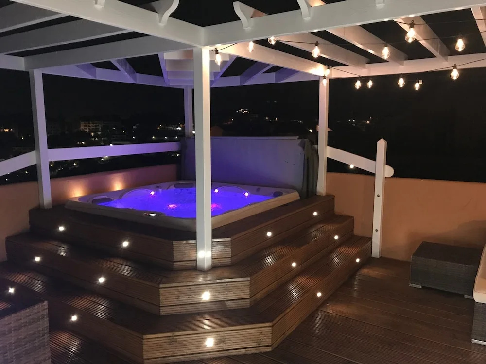The Penthouse Club Marbella With hot tub