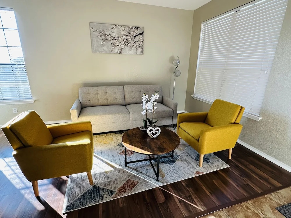 Autin - Family & Groups - Modern Lux