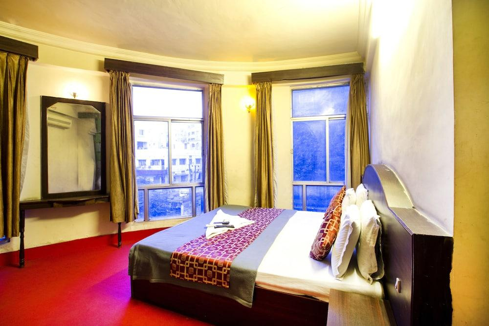 Hotel Rainbow Sapphire