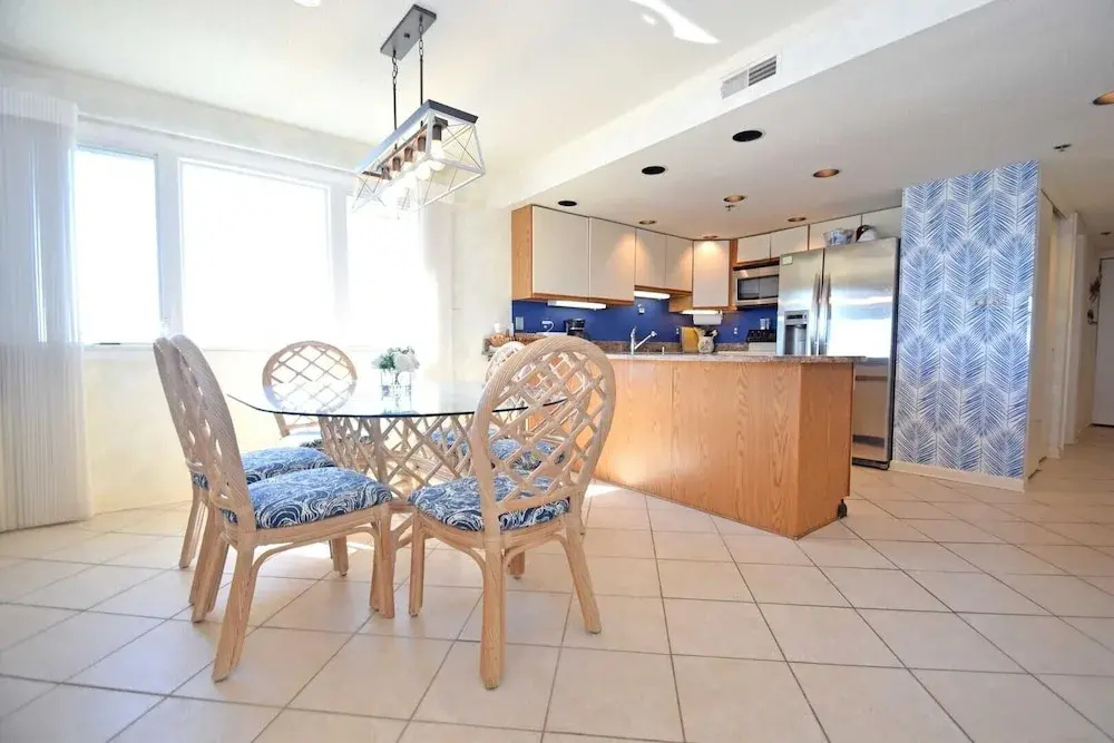 Sungate 401 3 Bedroom Condo by RedAwning