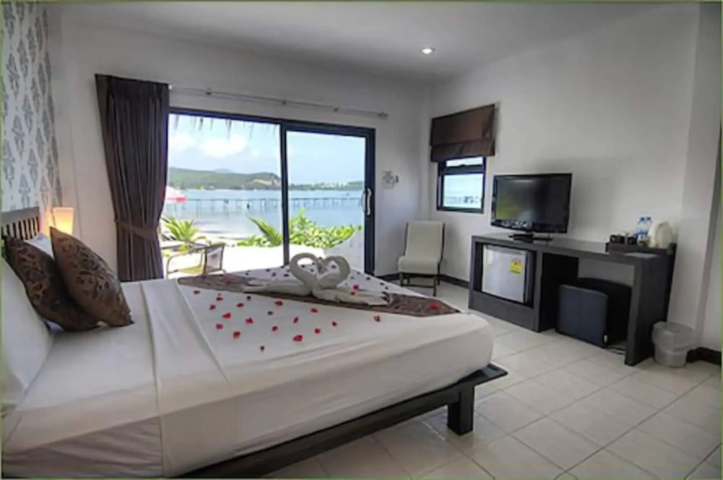 Samui Pier Beach Front & Resort