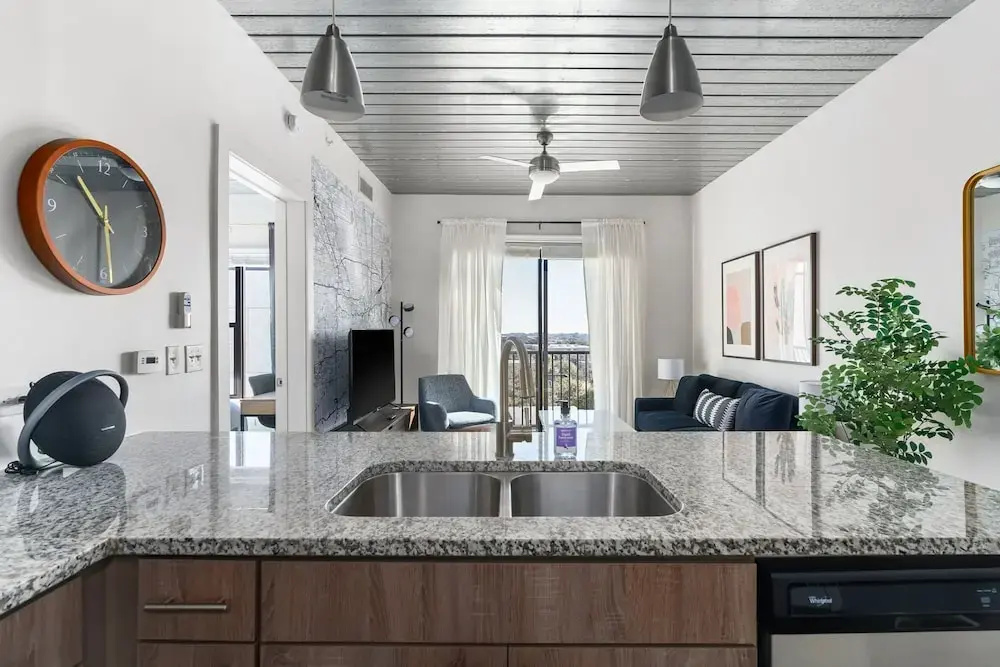 Lodgeur Elegant Energetic 1BR Loft Midtown - Midmain-5425