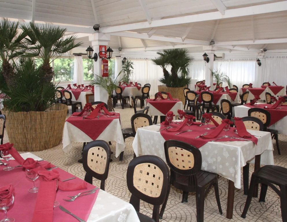 Kamarina Resort