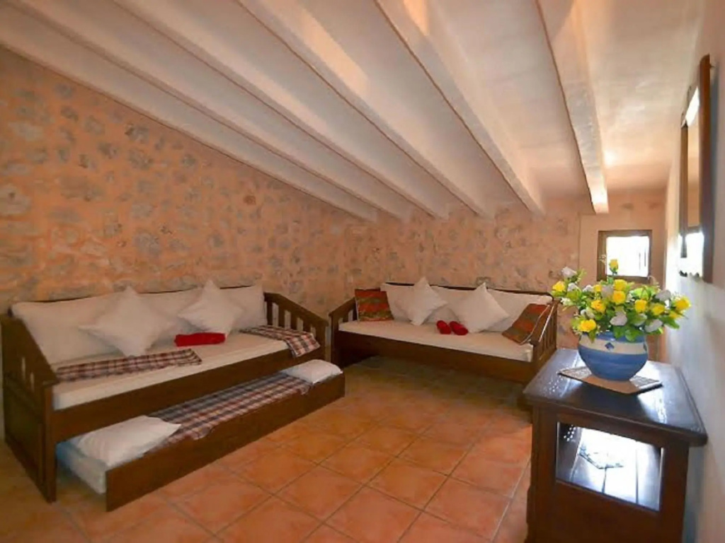 Lovely Holiday Home in Vilafranca de Bonany with Pool and large garden