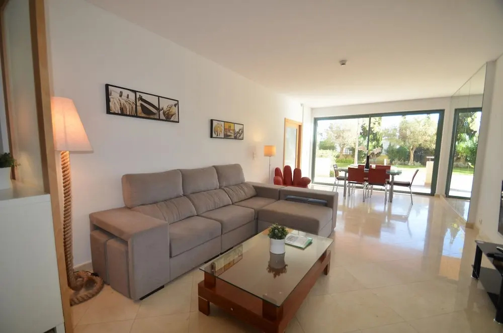 Vilamoura apartment garden access 013