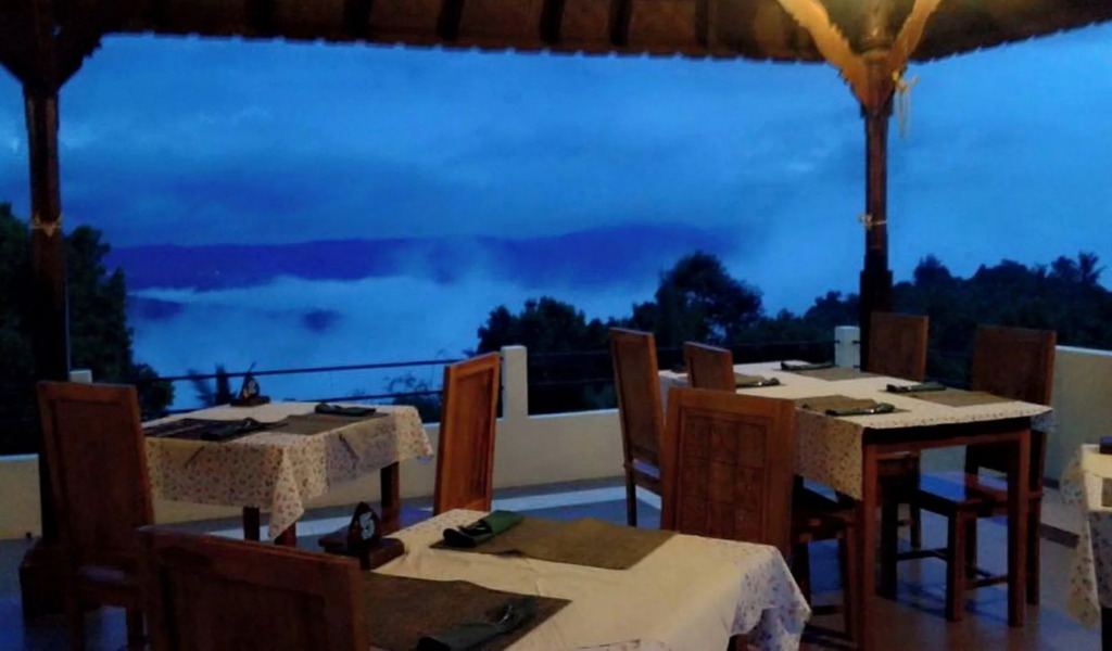 KARANG SARI Guesthouse & Warung