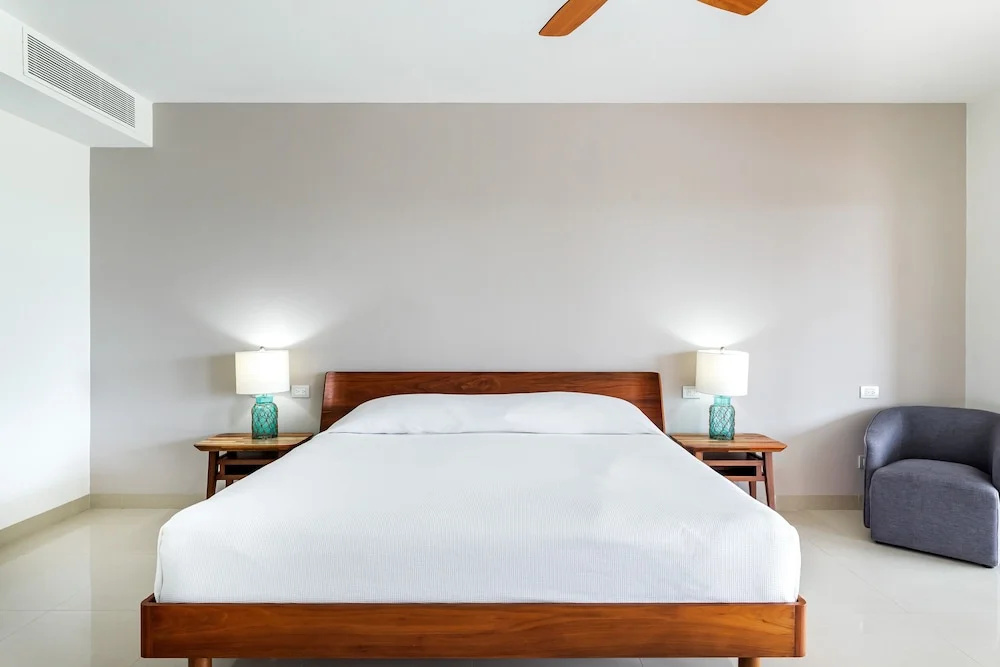 Z Casa Marea 2 Bedroom Condo by Redawning