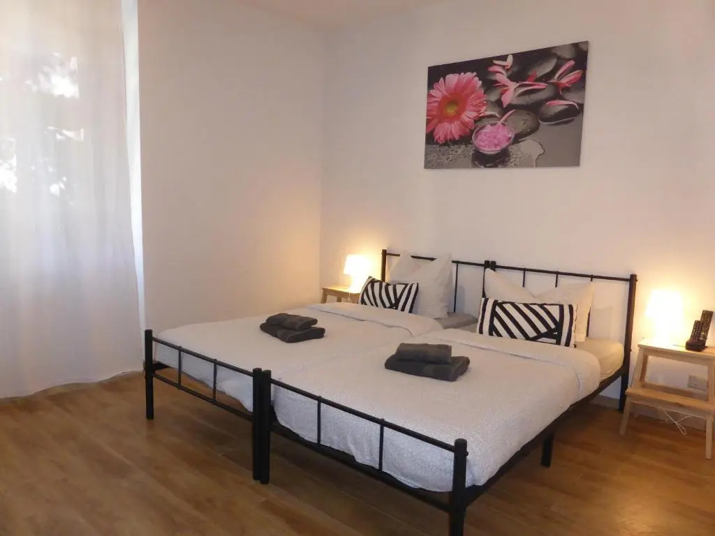 Apartment Ferienwohnung Martin Luther, 3 Schlafzimmer, free WiFi, Nähe Zentrum, klimatisiert, hell, offen, sehr schön,