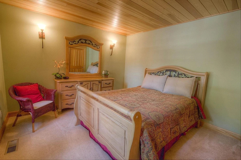 Timber View Lodge by Lake Tahoe Accommodations