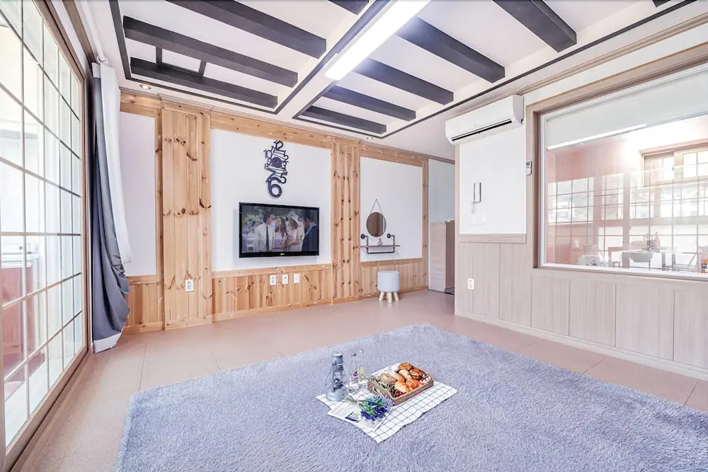 Geojedo Whirlpool Pension (pets friendly)