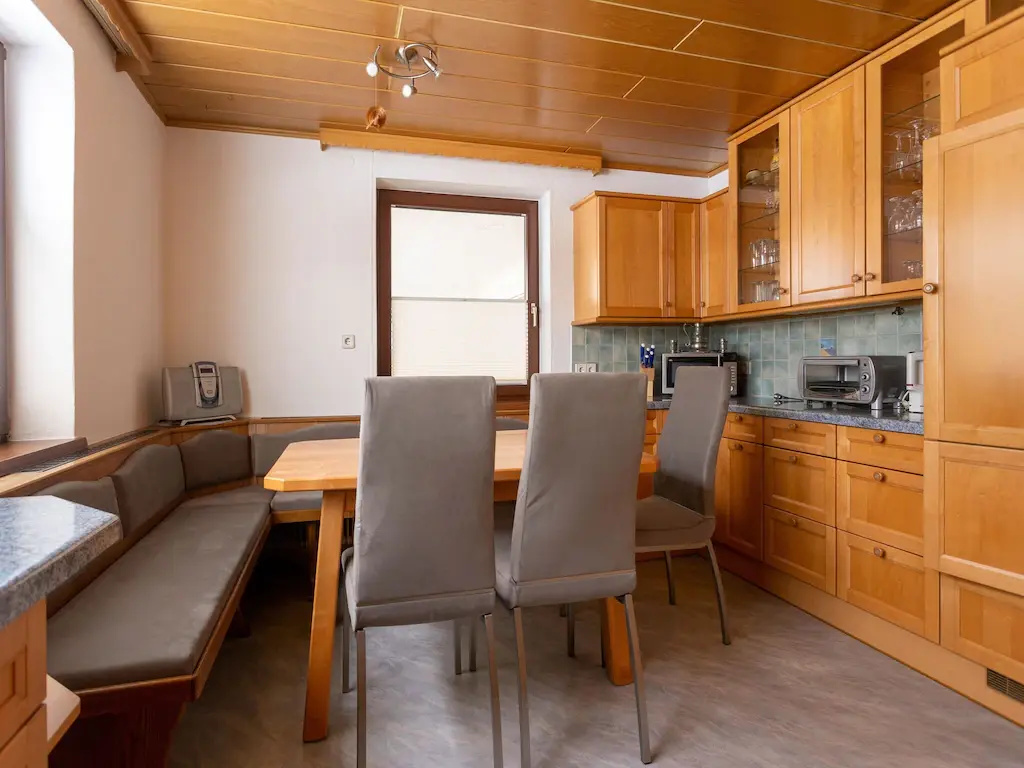 Beautiful apartment in Salzburg with garden
