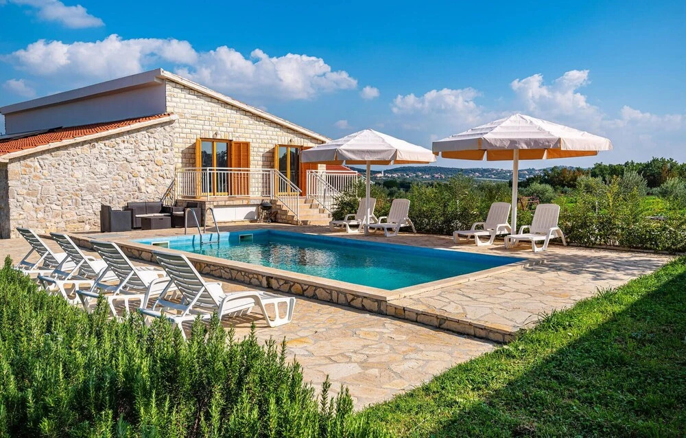 Nice Home in Biograd na Moru With 6 Bedrooms, Wifi and Outdoor Swimming Pool