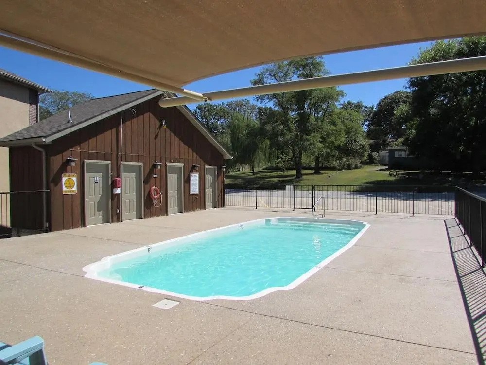 Lake Vacation Condo A-5 on Table Rock Lake by RedAwning