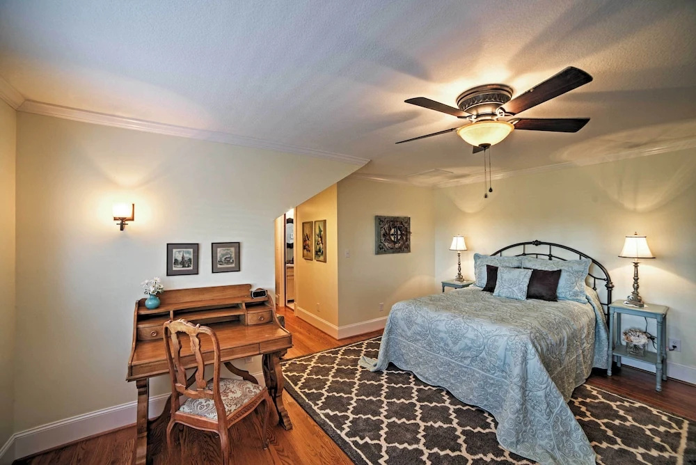 Spacious & Stunning Cleveland Getaway on 1 Acre