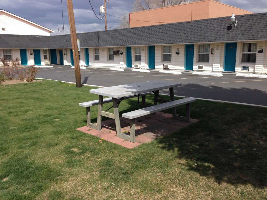Rainbow Motel