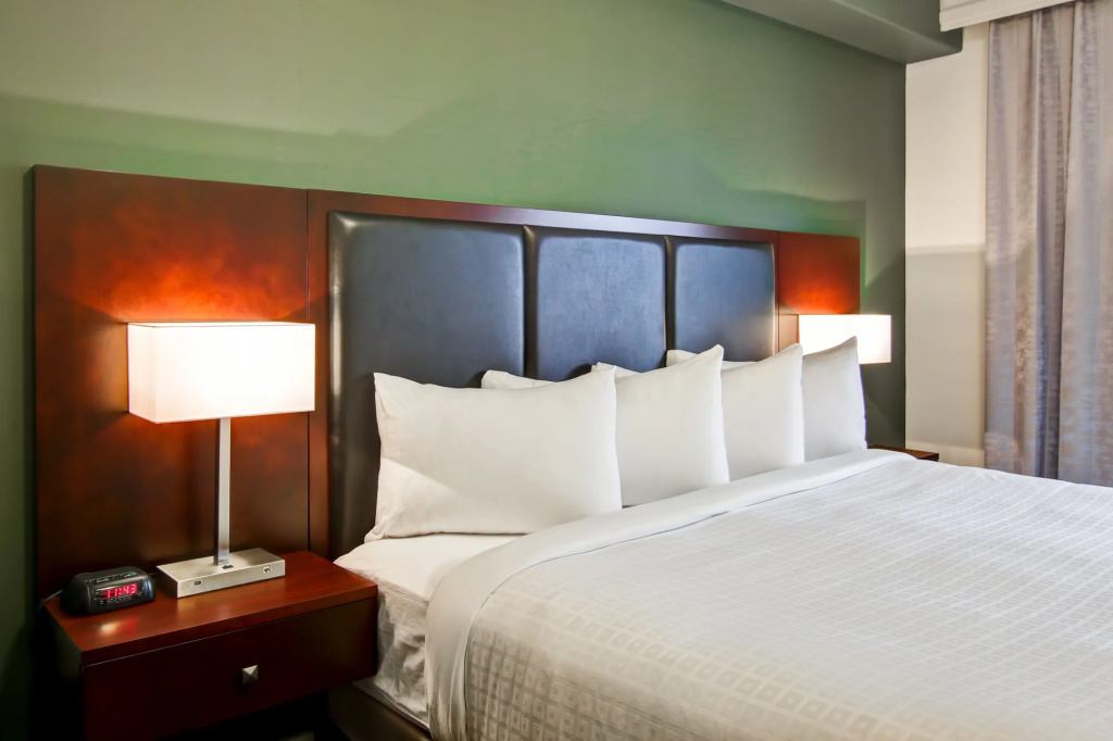 Chateau Nova Yellowknife