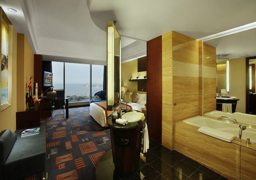 Zhuhai Charming Holiday Hotel