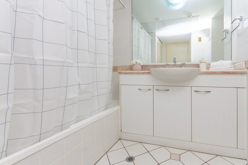 Inner City One Bedroom Apartment 13