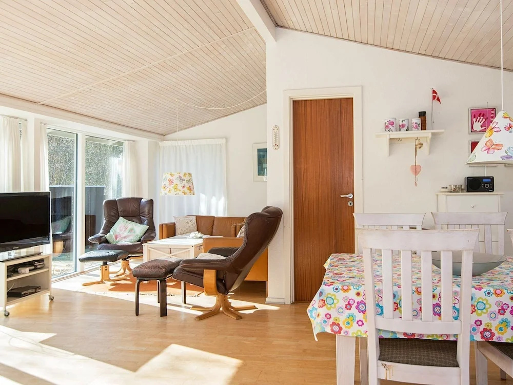 Beautiful Holiday Home in Glesborg Near Sea