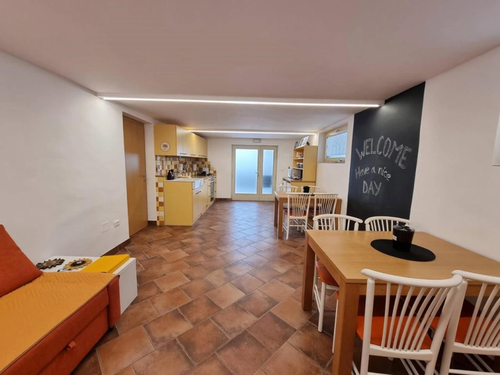 Apartment and Rooms HISA SONCA