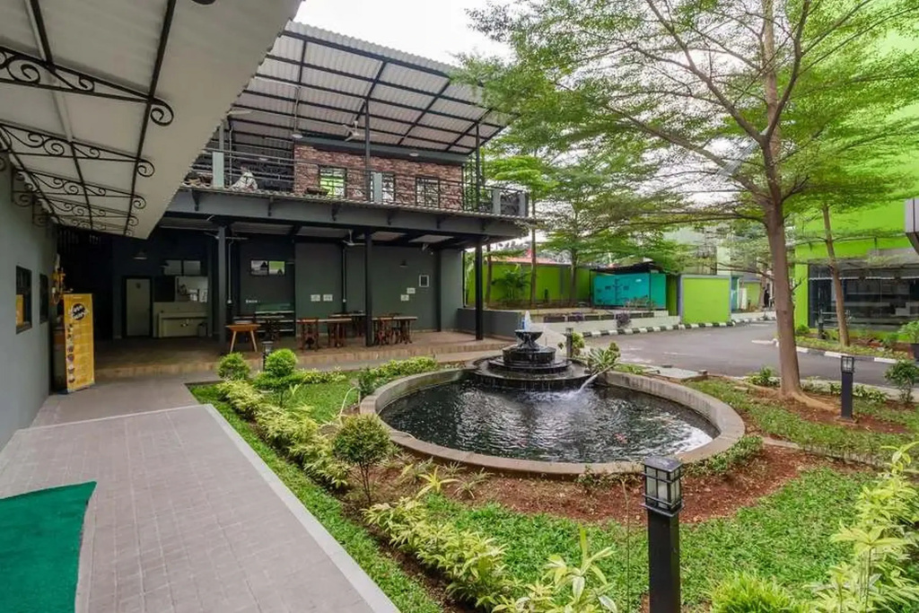 Sans Hotel Fiducia Pondok Gede