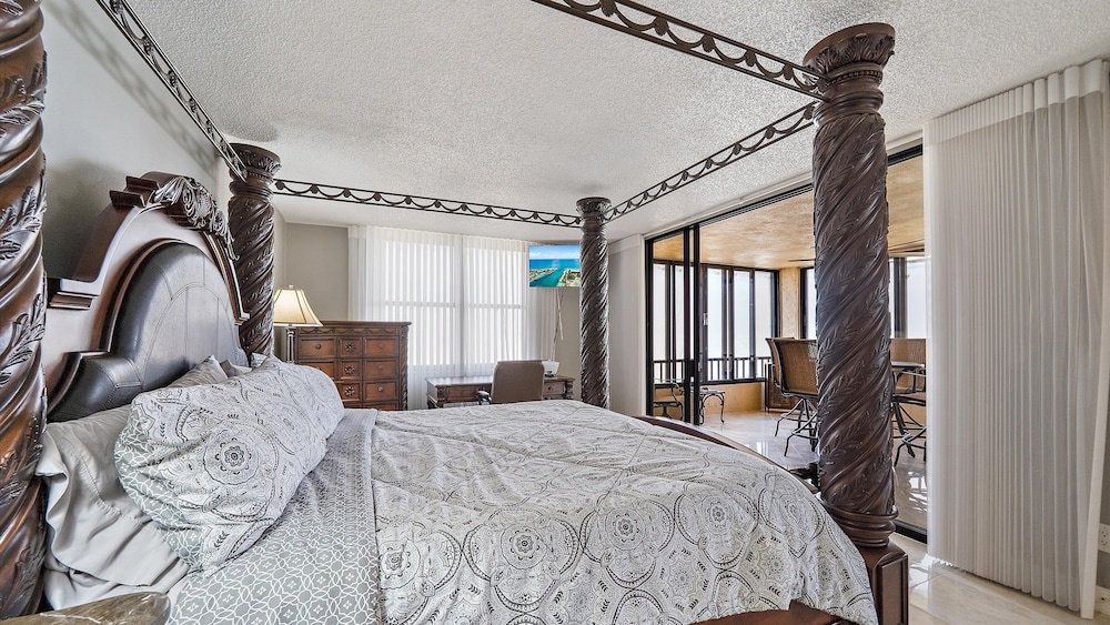Siesta Pearl 2 Bedroom Condo