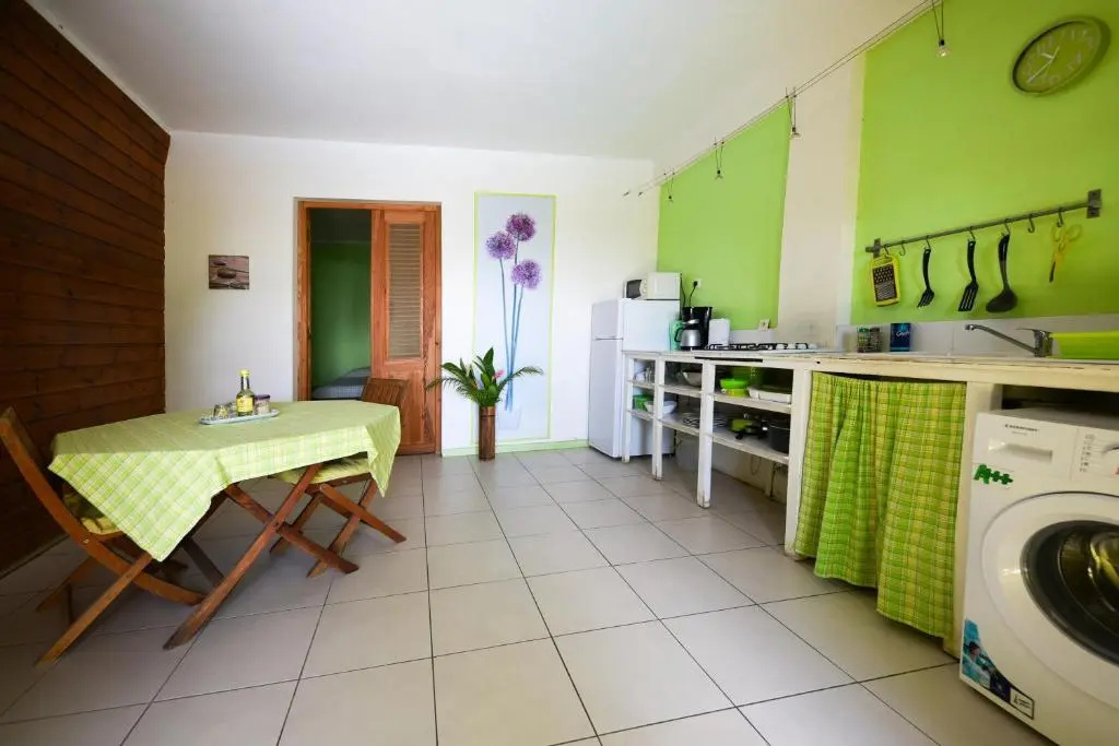 Appartement d'une chambre a Pointe Noire a 150 m de la plage avec vue sur la mer piscine partagee et jardin clos