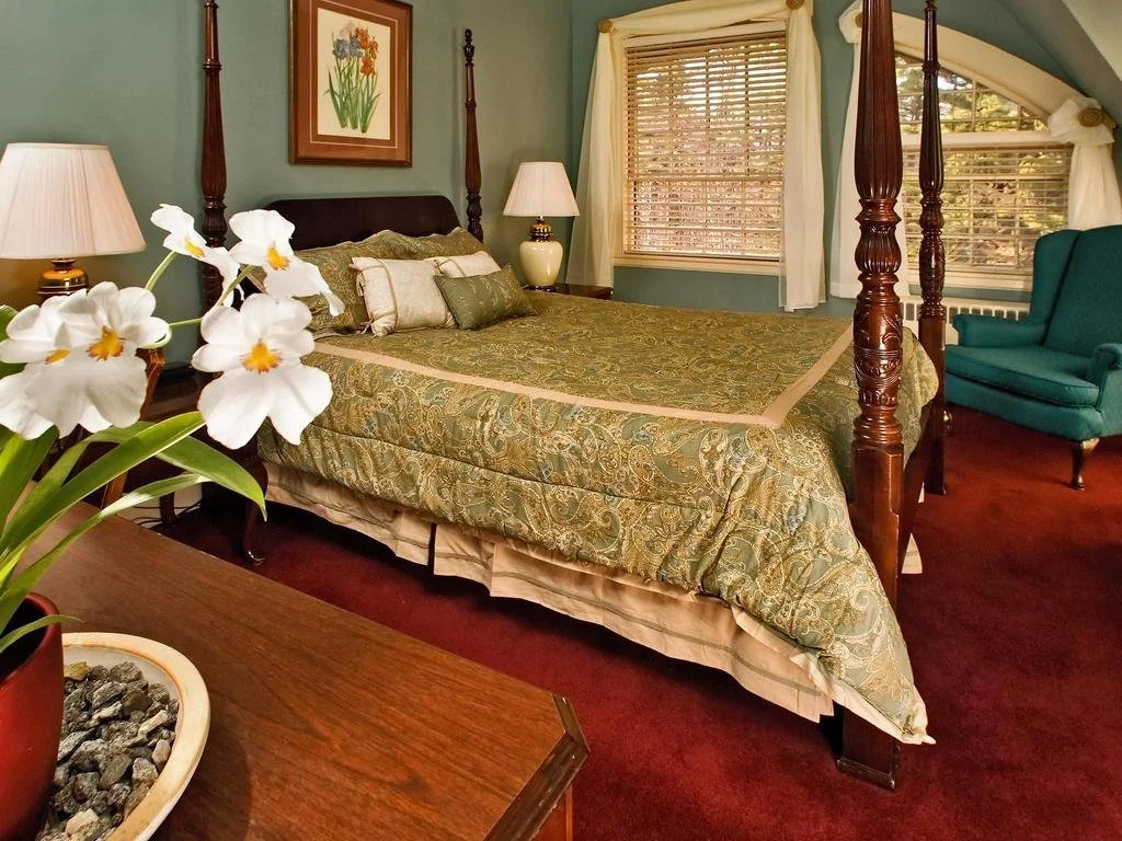 Stonehurst Manor Breakfast & Dinner Included