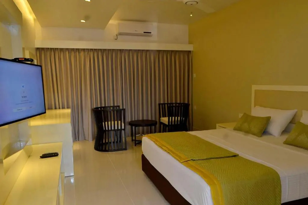 KYNROCK Airport Hotel