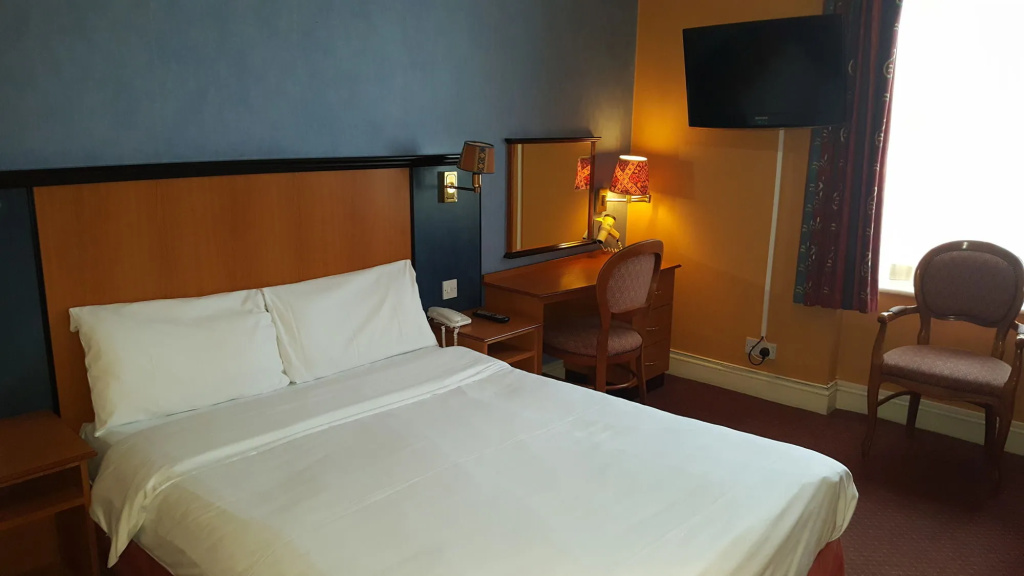 The Chatsworth Hotel