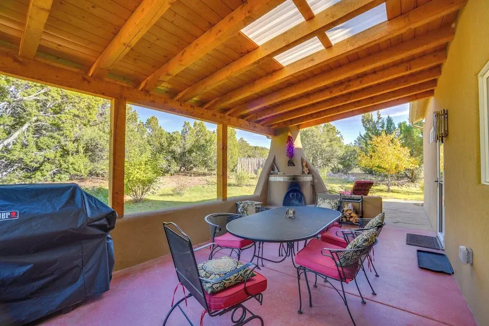Hidden Santa Fe Gem - Nestled in Tesuque Hills!