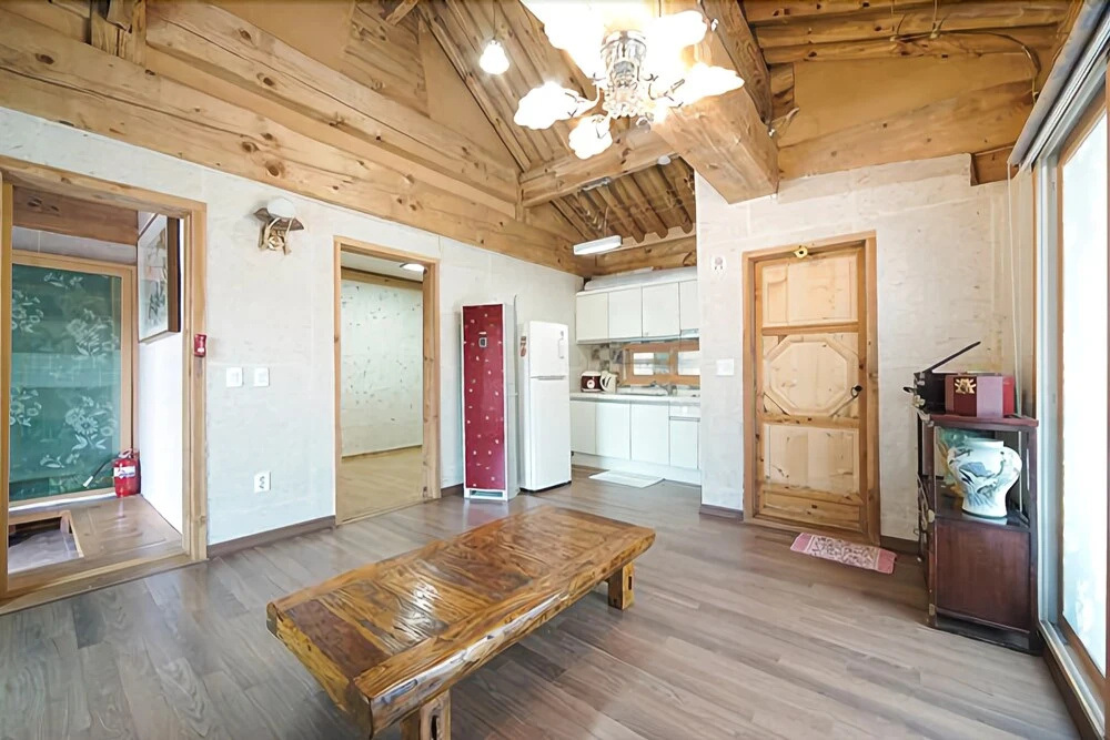 Hongchen Hanok Pine Scent Pension