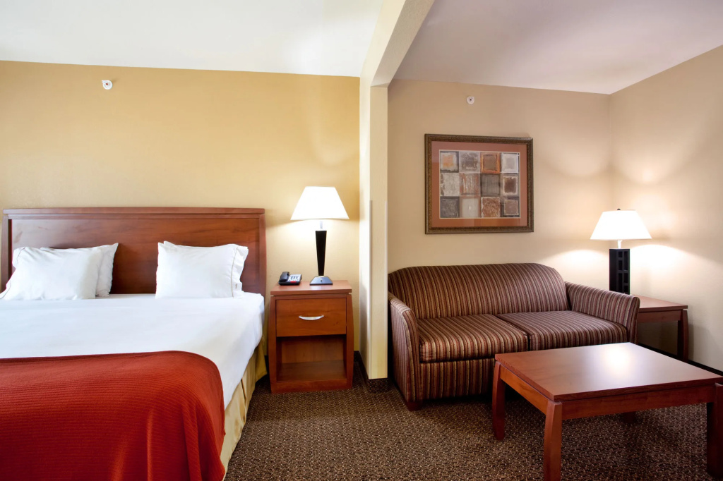 Holiday Inn Express Hotel & Suites Lewisburg by IHG