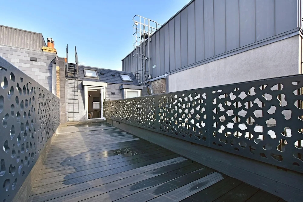 Amazing Mayfair 2 Bedroom Air Conditioned Wifi