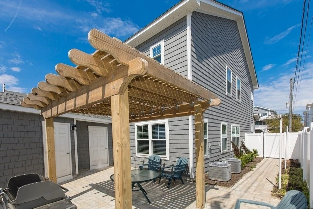 Serenity Now 4 Bedroom Condo by Redawning