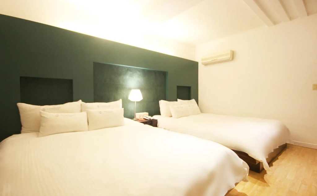 Charmant Hotel