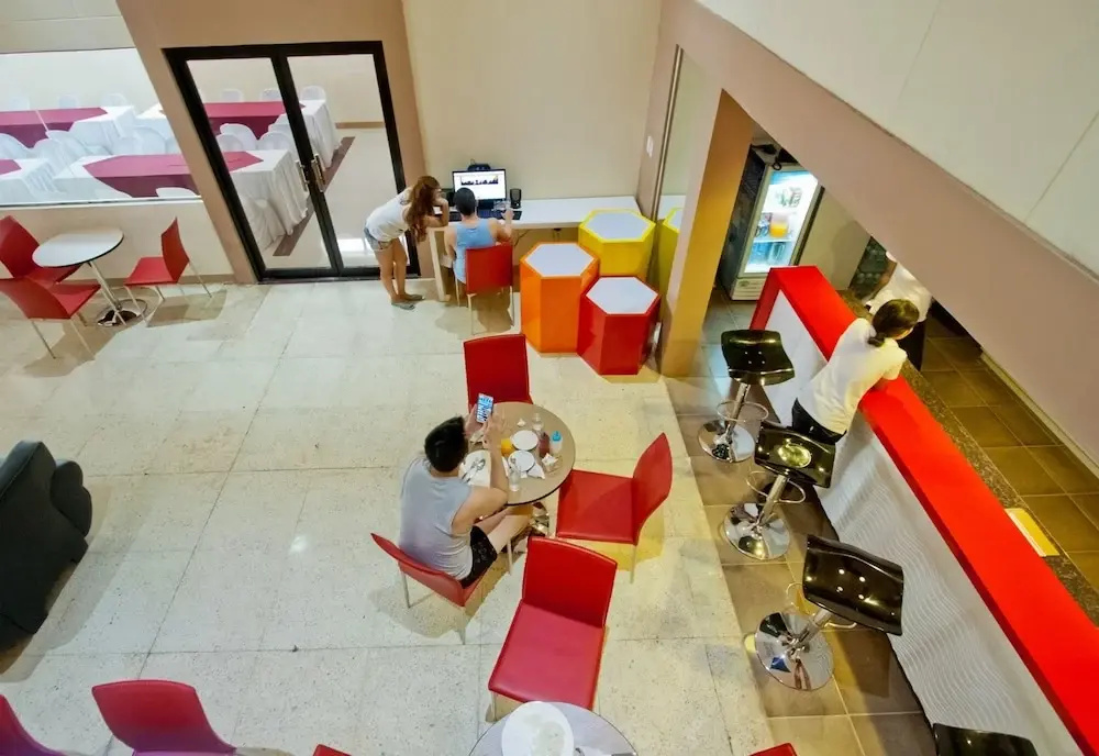 Travelbee Capitol Inn