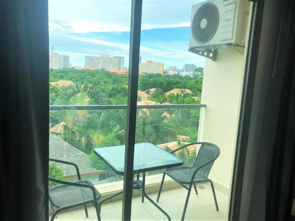 Laguna beach resort 2 studio condo Pattaya