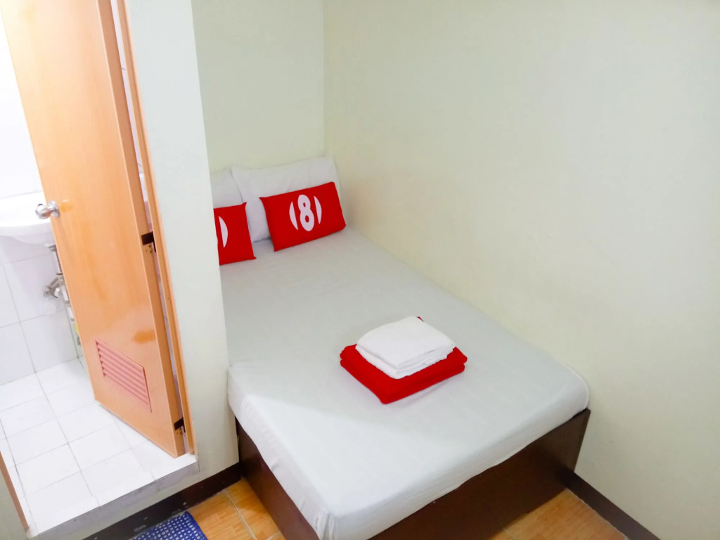 8Hostel