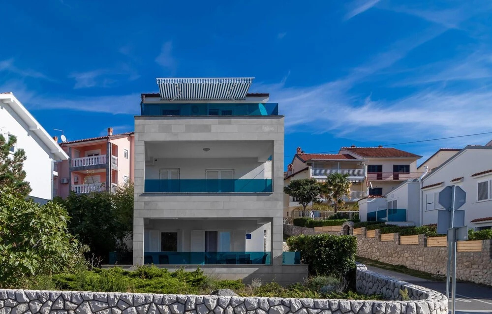 Amazing Apartment in Dramalj With 2 Bedrooms and Wifi