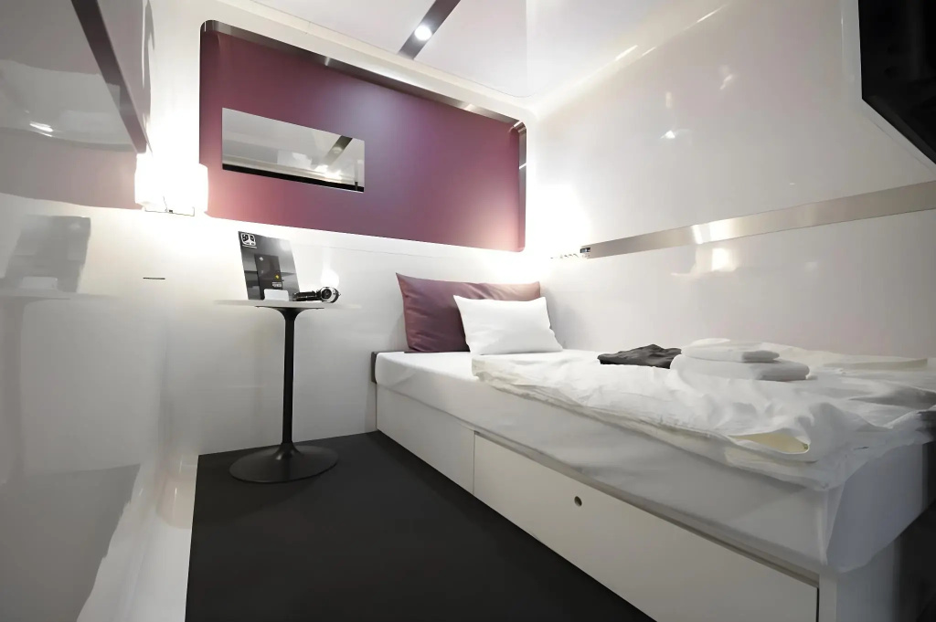 First Cabin Midosuji Namba