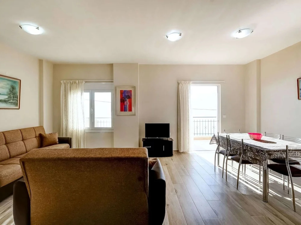 Seaview Studio in beautiful setting, west from Chania