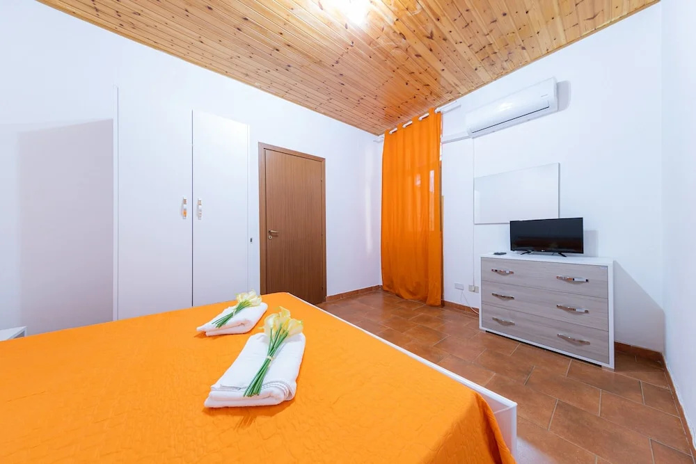XXV Novembre apartments