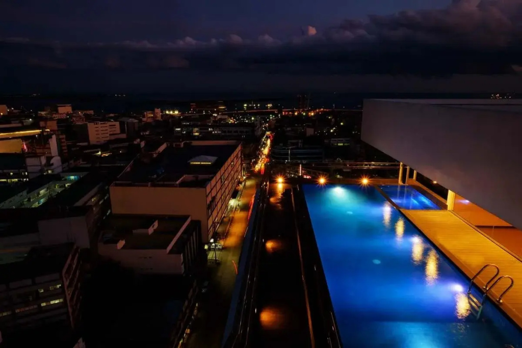 One Central Hotel & Suites