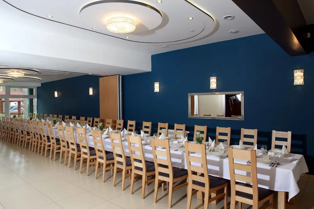 Hotel Zielony & OW Borowik & Pensjonat Manhattan - Centrum Rekreacji i Wypoczynku GASTROTUR