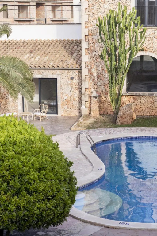 Curolla Petit Hotel