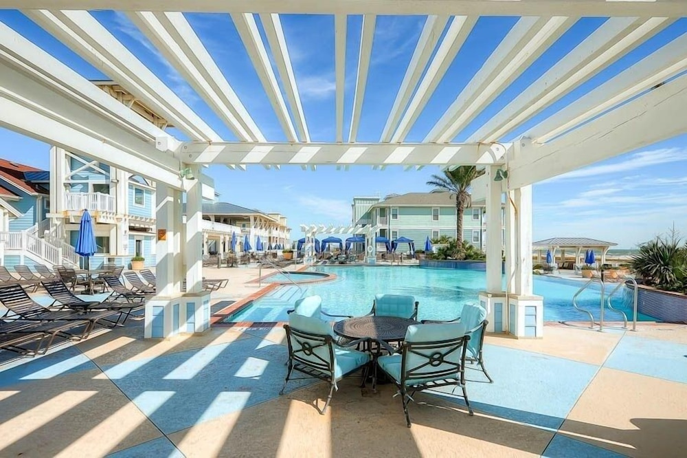 Pointe West by AB Sea Resorts