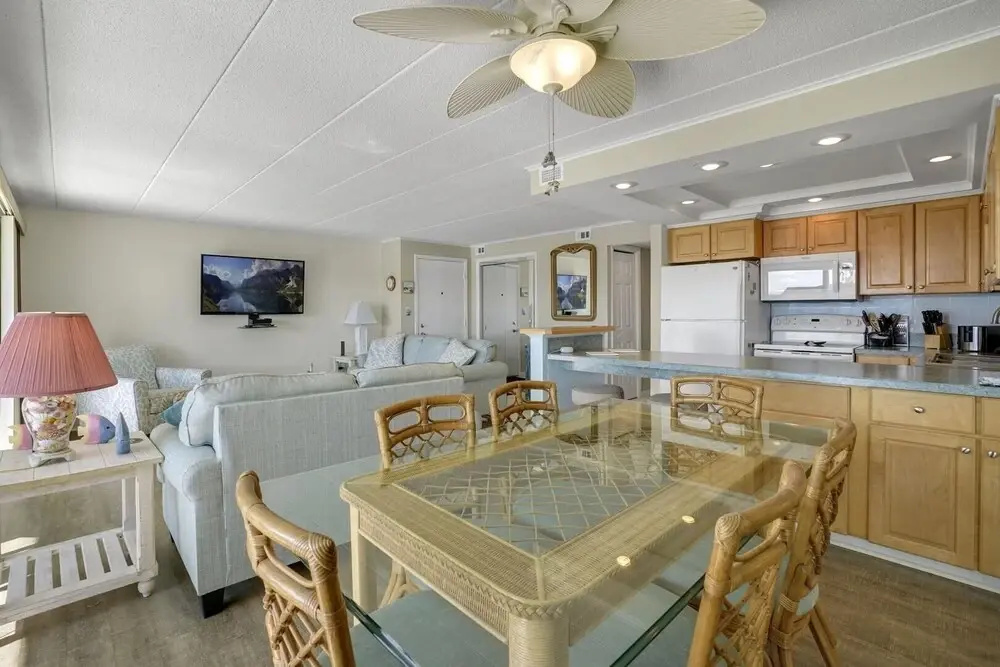 Thunder Island 139d 2 Bedroom Condo by RedAwning