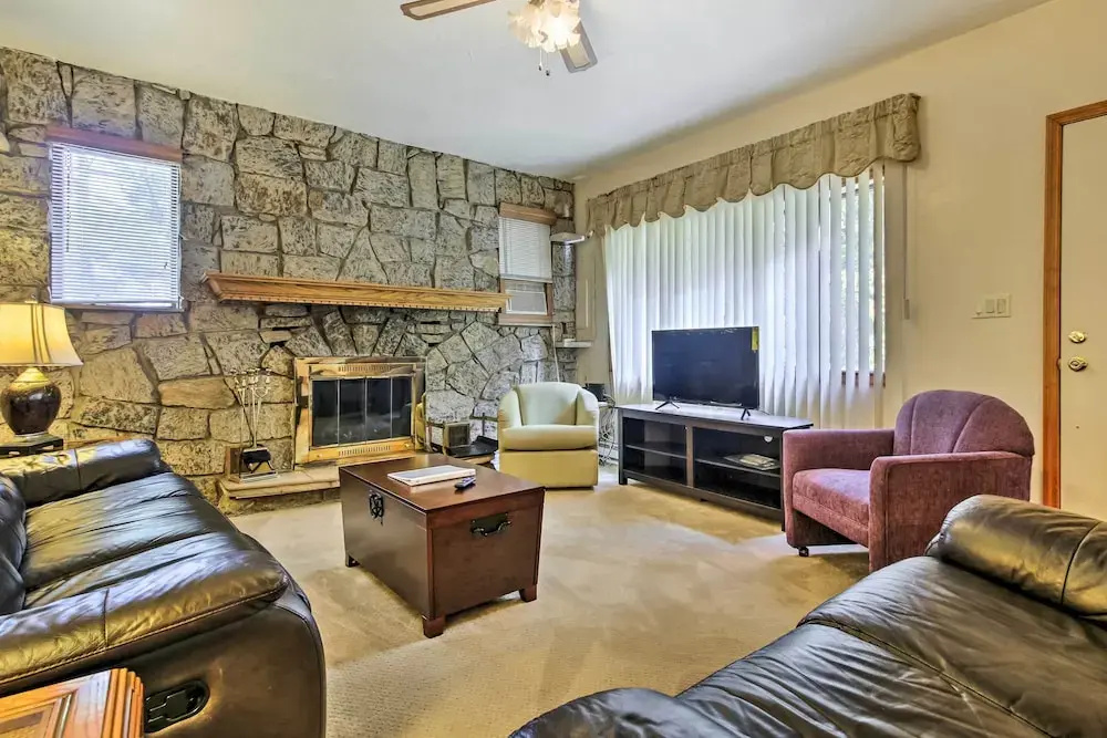 Spacious Apt w/ Yard: 3 Mi to Windham Mountain