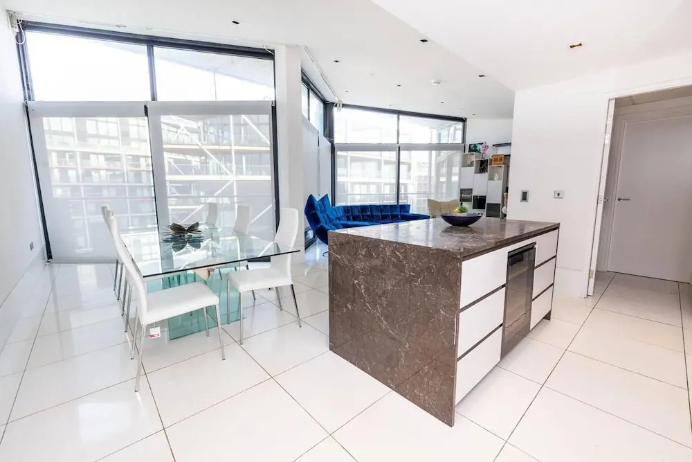 River Side View Luxury Penthouse Apartment